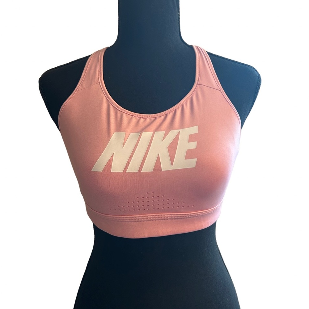 NWOT Pink NIKE drifit SportsBra Size Medium